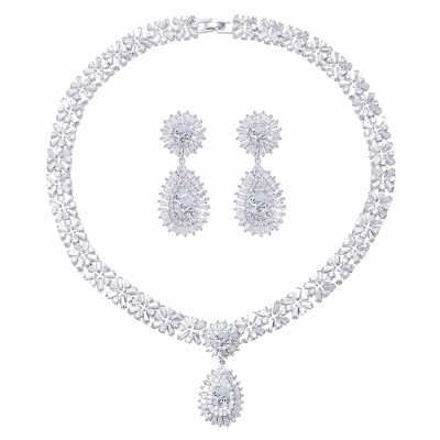 CUBIC ZIRCONIA COLLECTION - HOLLYWOOD STARLET NECKLACE SET - CZNK239 SILVER 