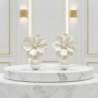 CUBIC ZIRCONIA COLLECTION - CHIC FLOWER PEARL EARRINGS - CZER960 IVORY