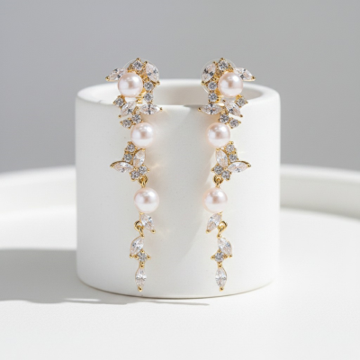 CUBIC ZIRCONIA COLLECTION - EXQUISITE VINTAGE SPARKLE EARRINGS - CZER945 GOLD 