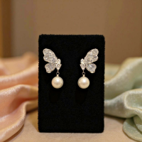 CUBIC ZIRCONIA COLLECTION - CHIC BUTTERFLY EARRINGS - CZER913 SILVER