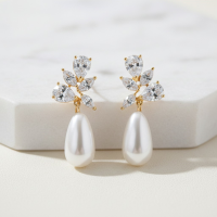 CUBIC ZIRCONIA COLLECTION - PEARL ELEGANCE EARRINGS - CZER898 GOLD