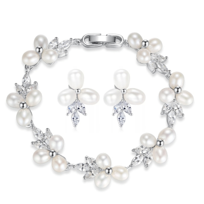 CUBIC ZIRCONIA COLLECTION -GRACEFUL PEARL BRACELET SET - 