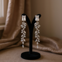 CUBIC ZIRCONIA COLLECTION - CRYSTAL DAZZLING DROP EARRINGS - CZER923 SILVER 