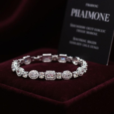 CUBIC ZIRCONIA COLLECTION - STATEMENT CRYSTAL BRACELET - BR174 SILVER