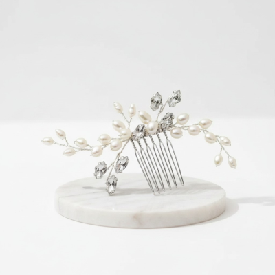 ATHENA COLLECTION -DAINTY FRESHWATER PEARL COMB - HC315 SILVER