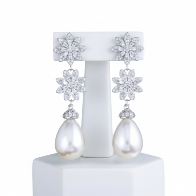 CUBIC ZIRCONIA COLLECTION - LUXE PEARL EARRINGS - CZER930 SILVER 